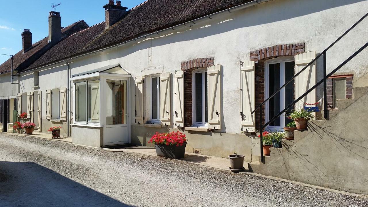 Вилла La Ferme Au Roy Bernouil Экстерьер фото
